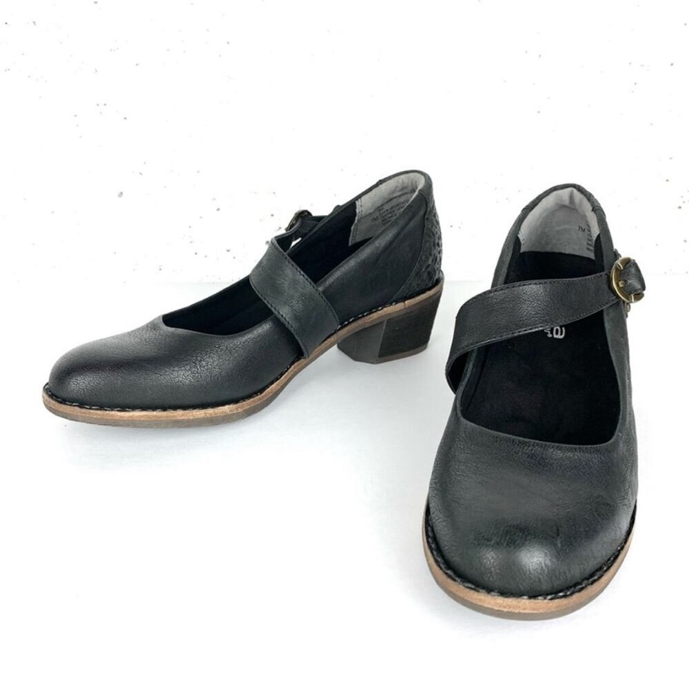 Halsa footwear Black shoes size 7